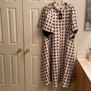 Beautiful Maxi polka dot print ruffle short sleeve dress.